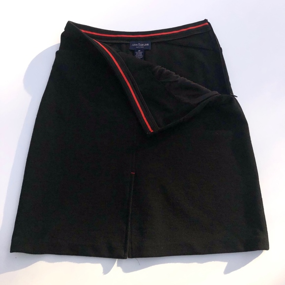 Ann Taylor Black Pencil Skirt Size 2P - Picture 4 of 5